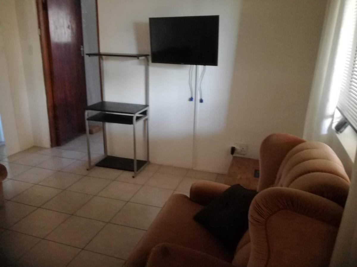 Hunters Self Catering Apartment East London Extérieur photo