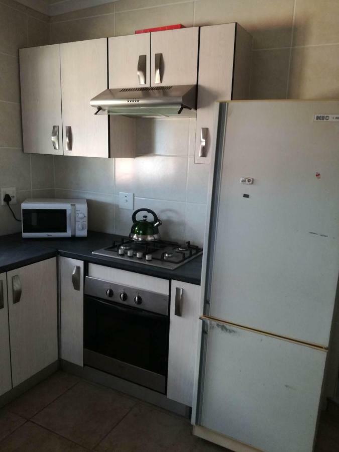 Hunters Self Catering Apartment East London Extérieur photo